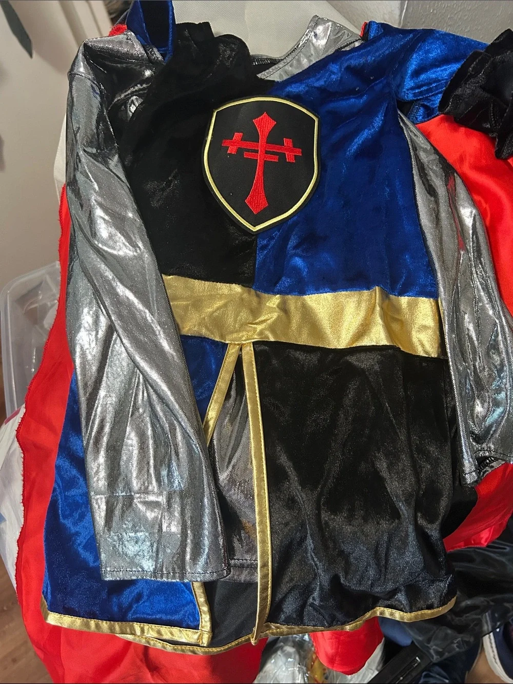 Kids knight costume size 5/120 great condition